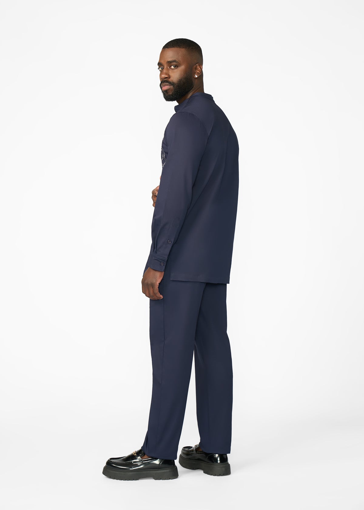 Dubaku Men's Traditional African Embroidery Shirt (Navy) - D'IYANU