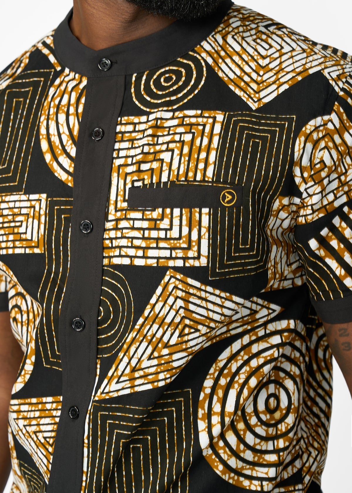 Olu Short Sleeve Mandarin Button-Up African Print Shirt (Black Brown Geometric) - D'IYANU