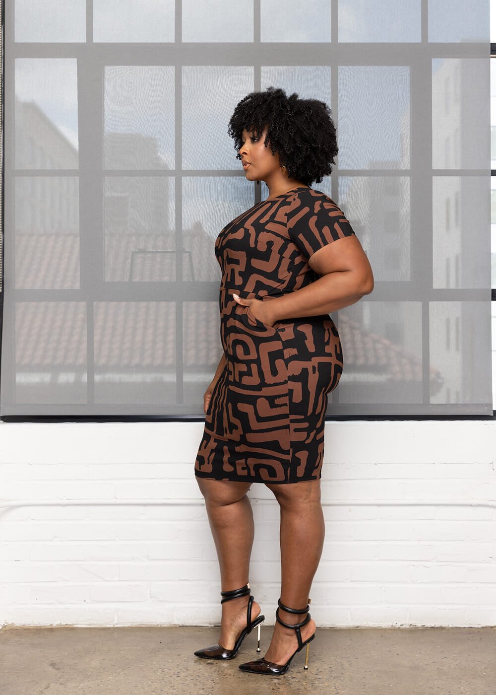 Sabella Women's African Print Stretch Dress (Espresso Geometric) - D'IYANU