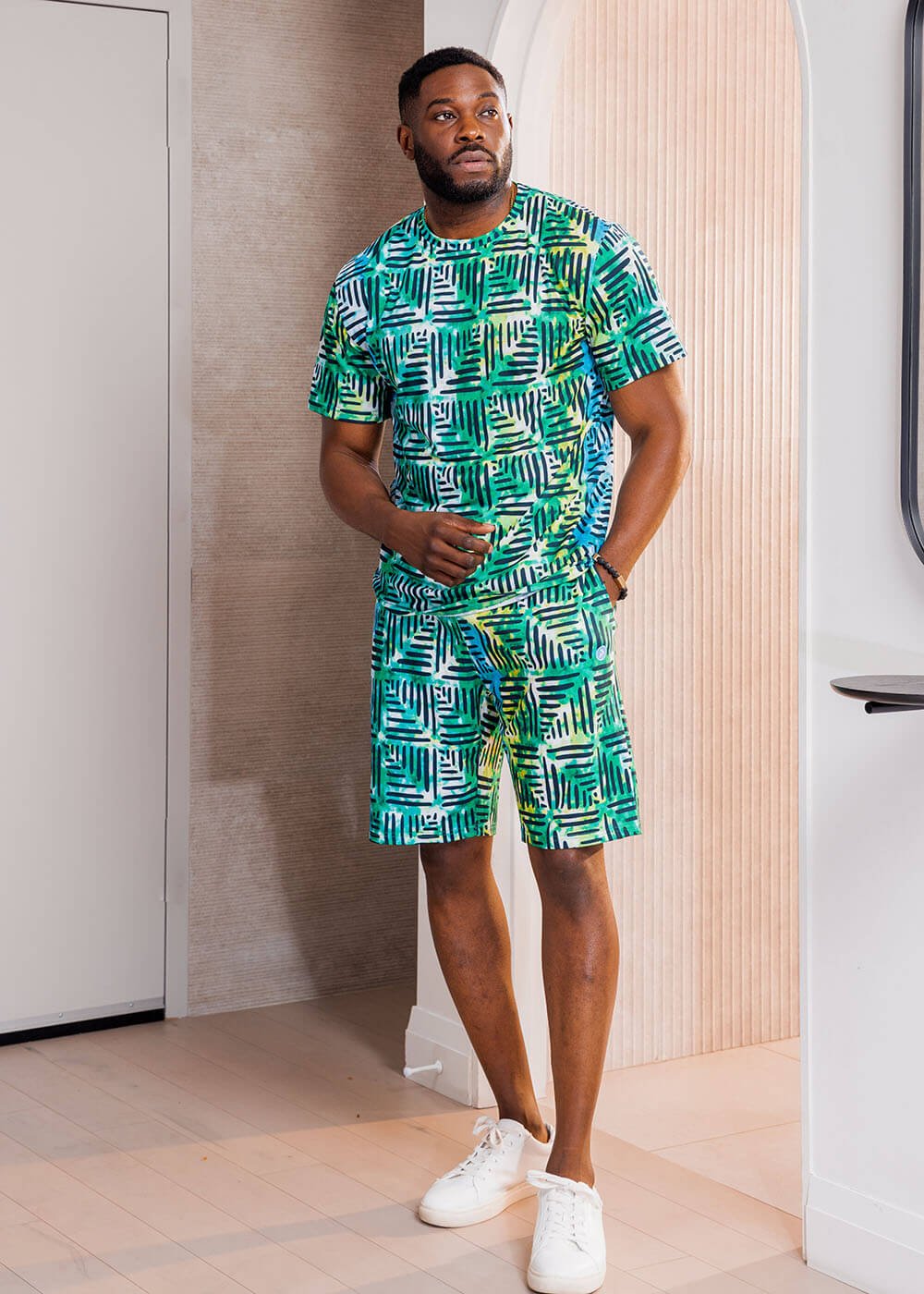 Raimi Men's African Print Sweatshorts (Marine Adire) - D'IYANU