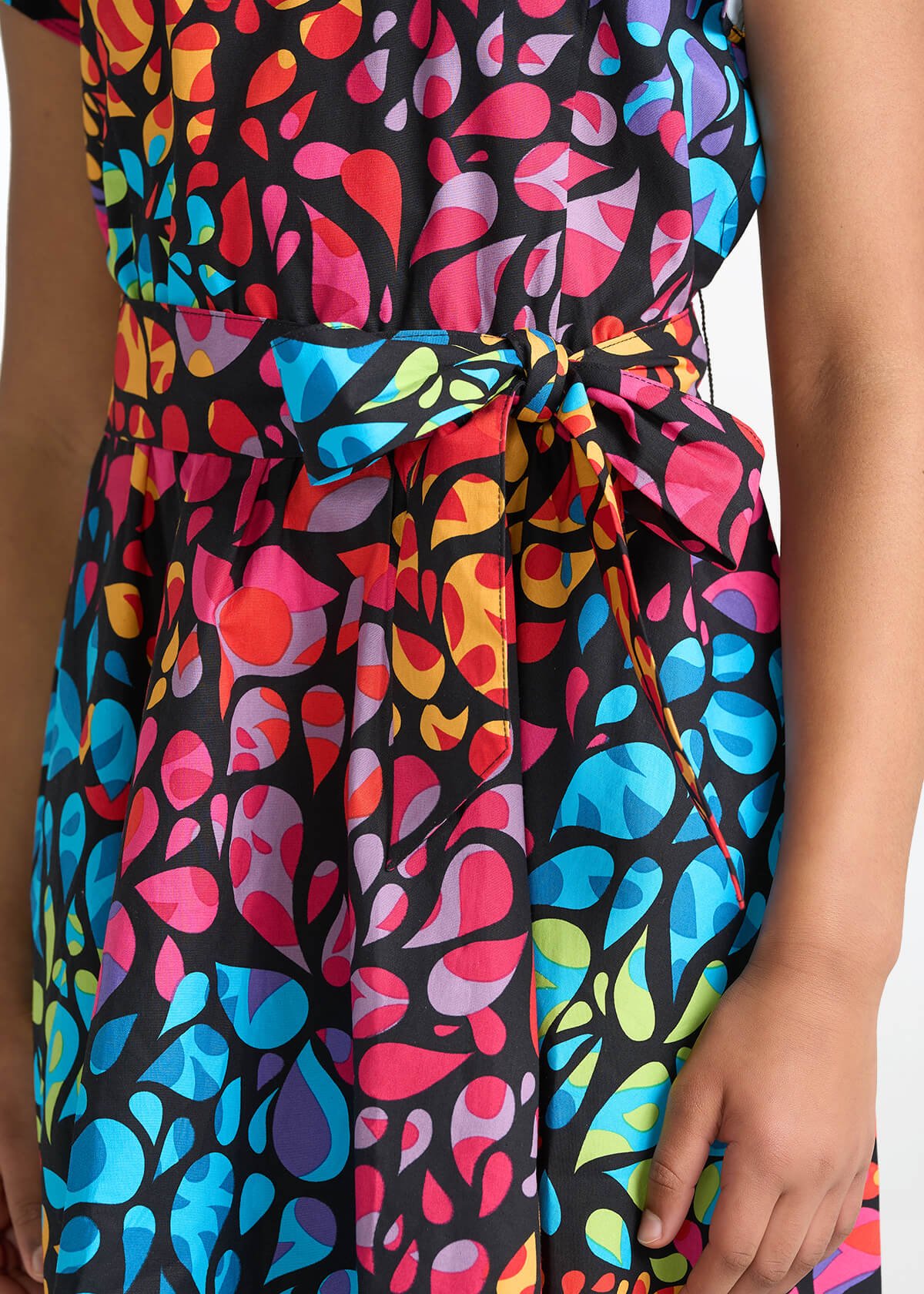 Afia Girl's African Print Butterfly Sleeve Dress (Fuchsia Kaleidoscope) - D'IYANU