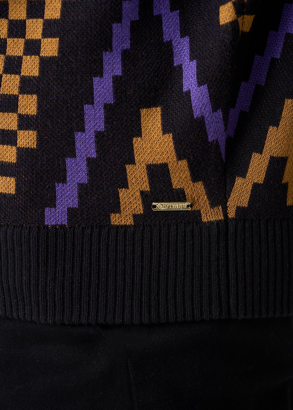 Asaye Men's African Print Crew Neck Sweater (Black Burgundy Tribal)
