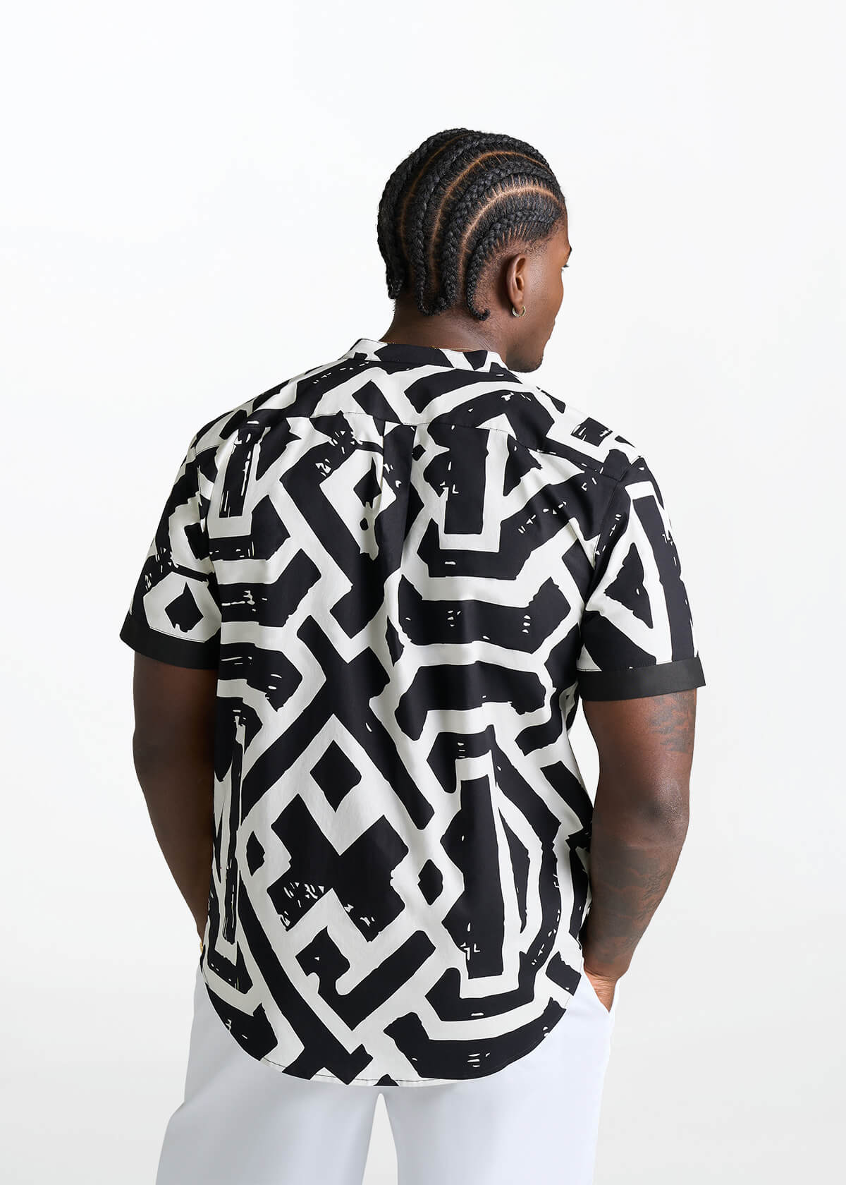 Bolaji Men's African Print Mandarin Button-Up Shirt (Onyx Cream Tribal) - D'IYANU