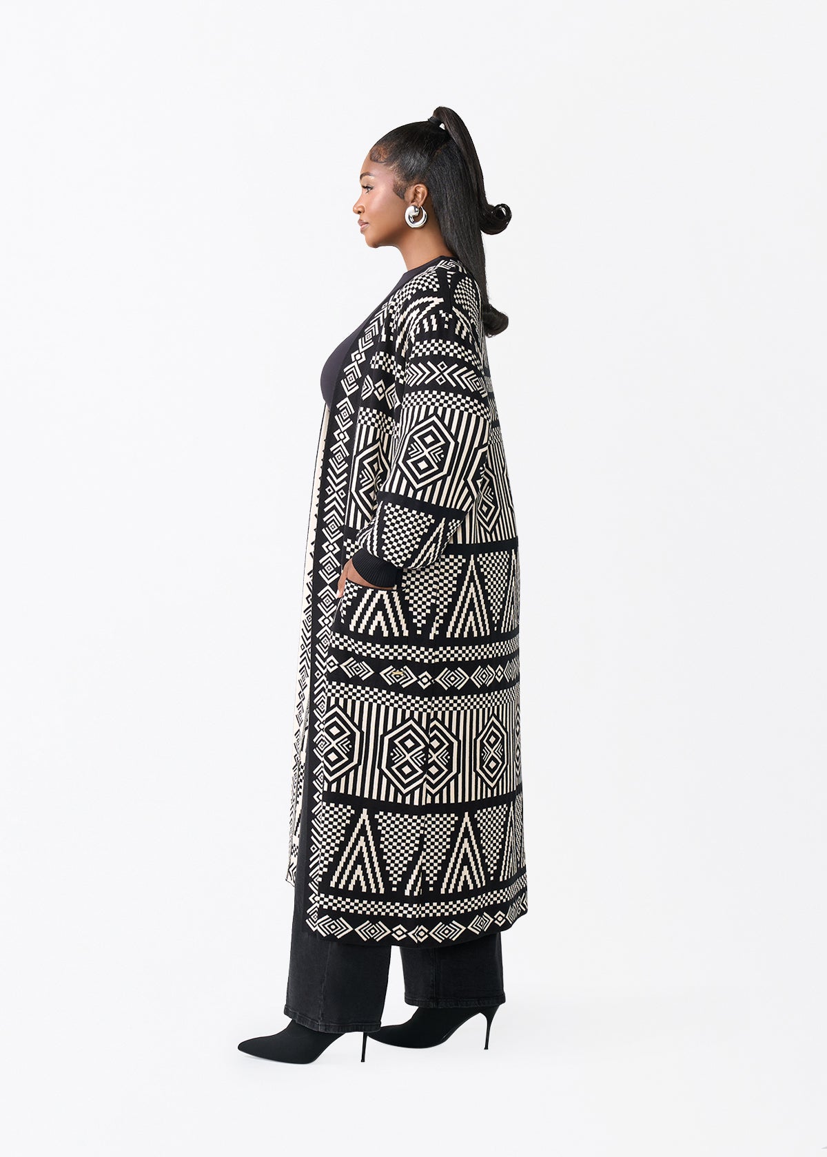Oratile Women's African Print Cardigan (Black Cream Tribal)