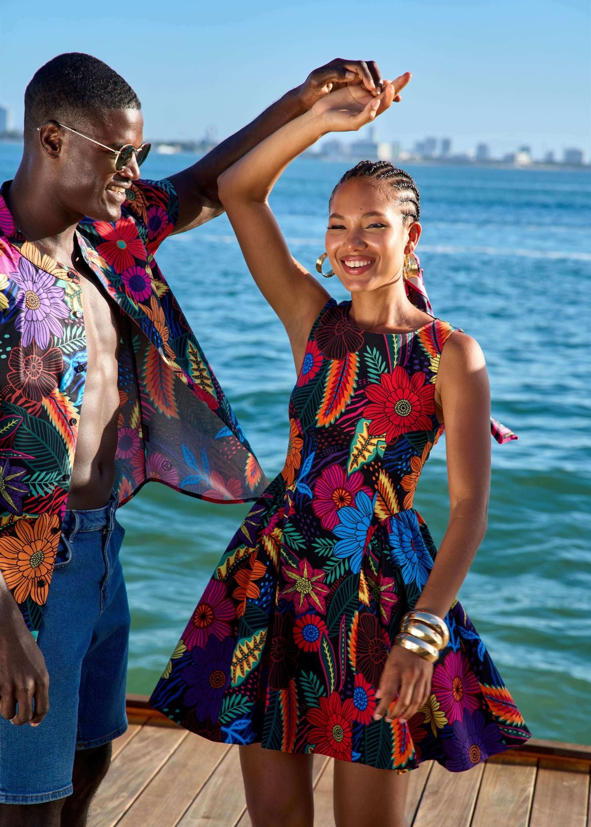 Tadala Women's African Print Stretch Mini Dress (Black Tropical Floral) - D'IYANU