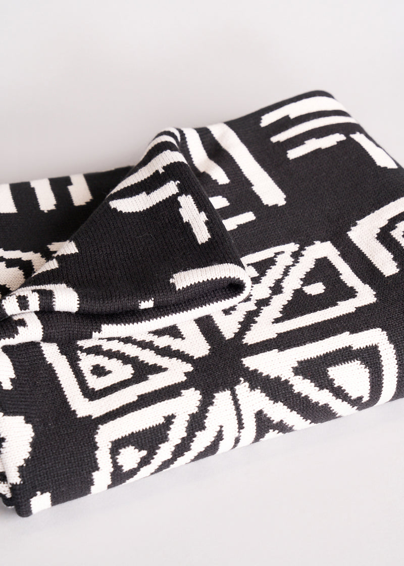 Ibora African Print Knit Throw Blanket (Grayscale Tribal)