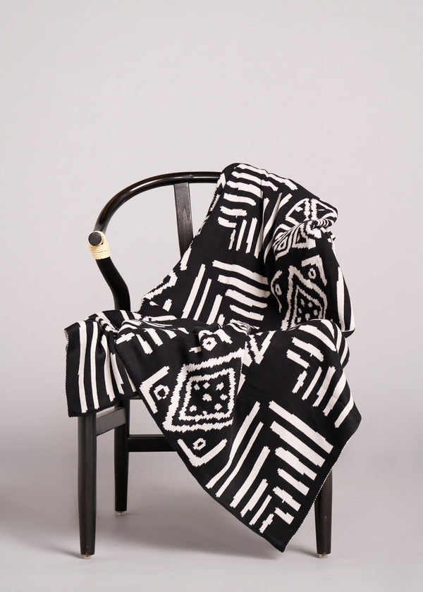 Ibora African Print Knit Throw Blanket (Grayscale Tribal)