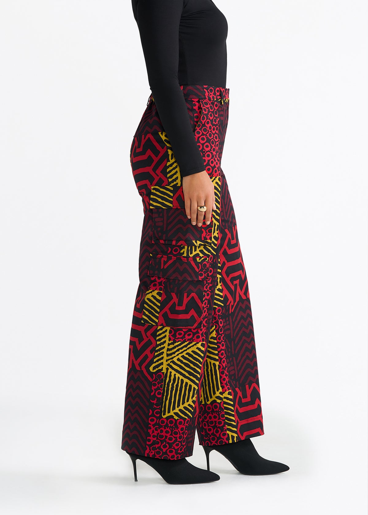 Yunma Women's African Print Twill Cargo Pants (Black Cherry Multipattern)